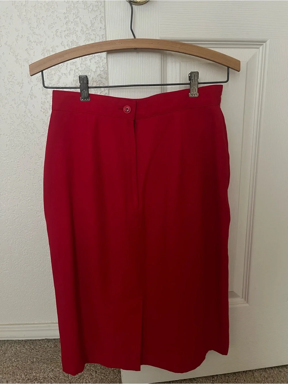 Red skirt suit by Karen Scott - Picture 4 of 5